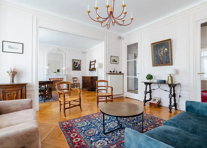 Veeve - Avenue To The Eiffel Tower