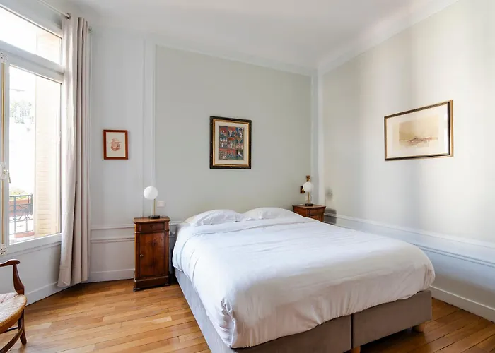 Apartment Veeve - Avenue To The Eiffel Tower Paris