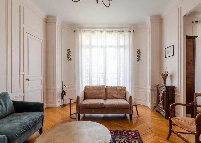 Apartment Veeve - Avenue To The Eiffel Tower