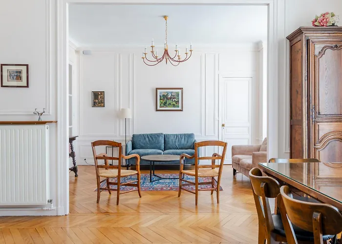 Veeve - Avenue To The Eiffel Tower Apartment Paris