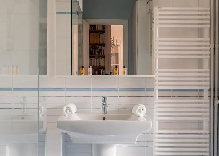 Apartment Veeve - Avenue To The Eiffel Tower Paris